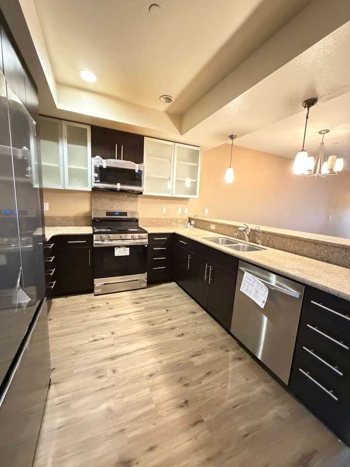 405 W 2nd Ave #1104 - Photo 5 of 18