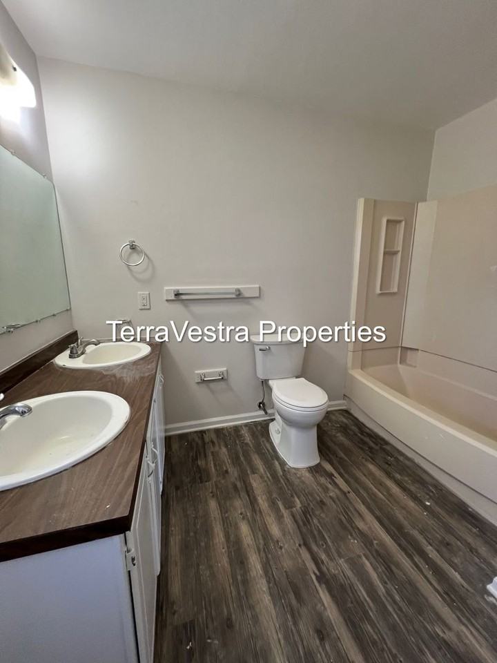 23 Spar Dr - Photo 7 of 14