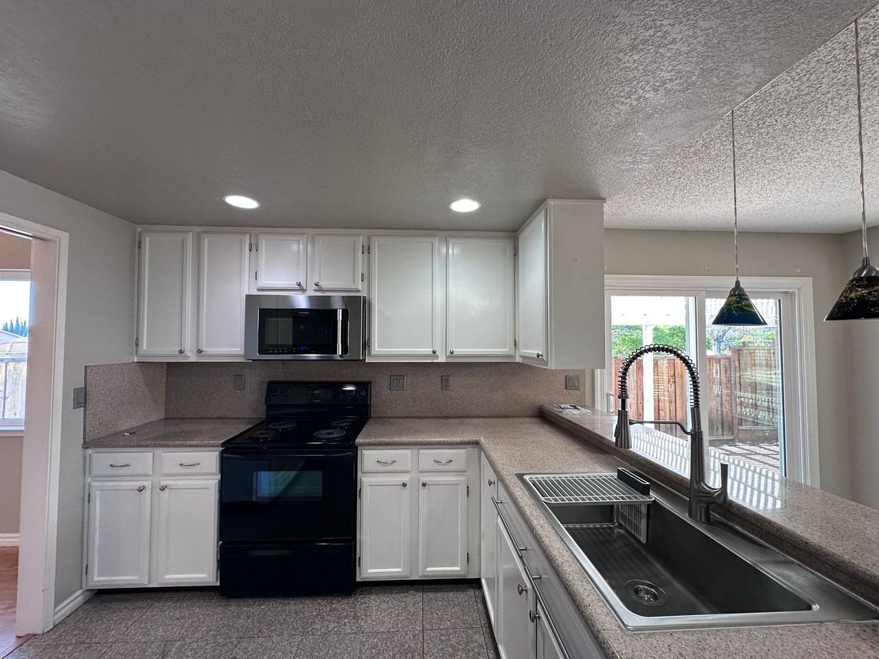 3501 Pleasant Row Ct - Photo 3 of 30