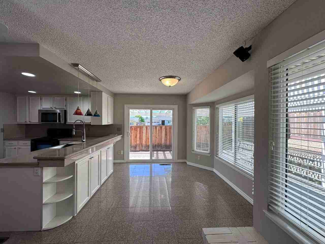 3501 Pleasant Row Ct - Photo 4 of 30