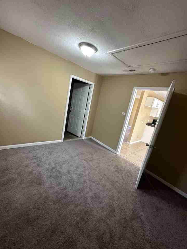 7405 E 112th St - Photo 4 of 13