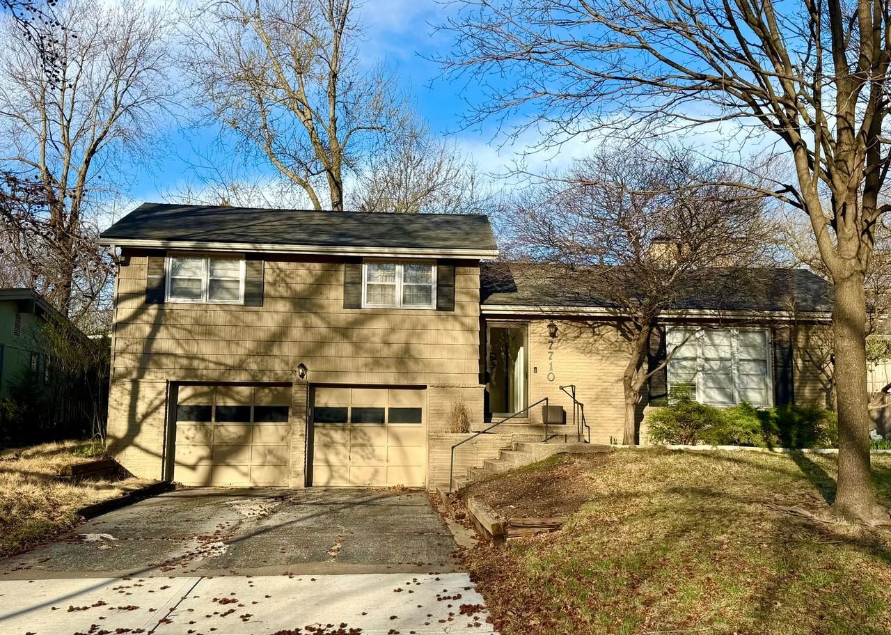 7710 Chadwick St - Photo 2 of 20