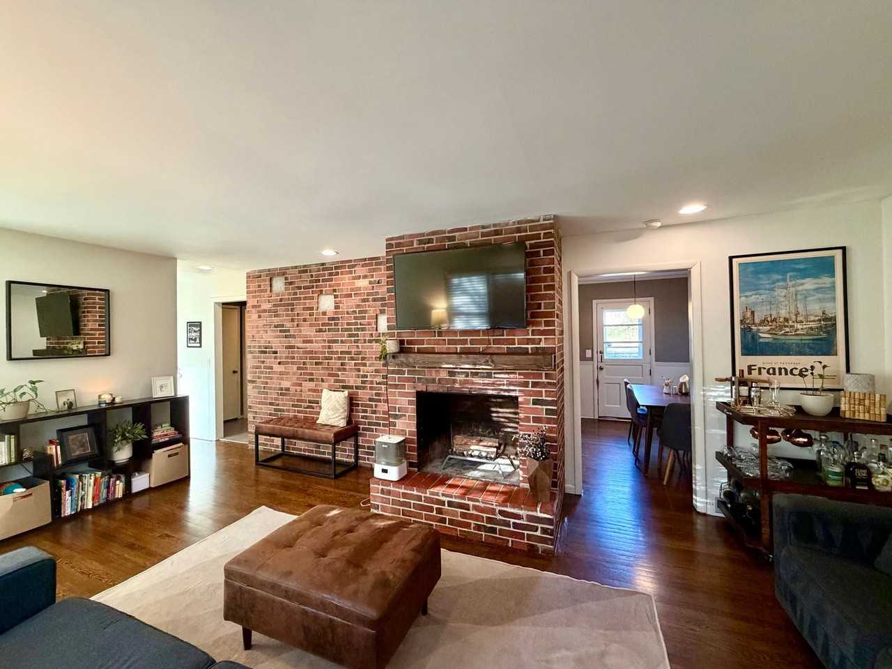 7710 Chadwick St - Photo 3 of 20