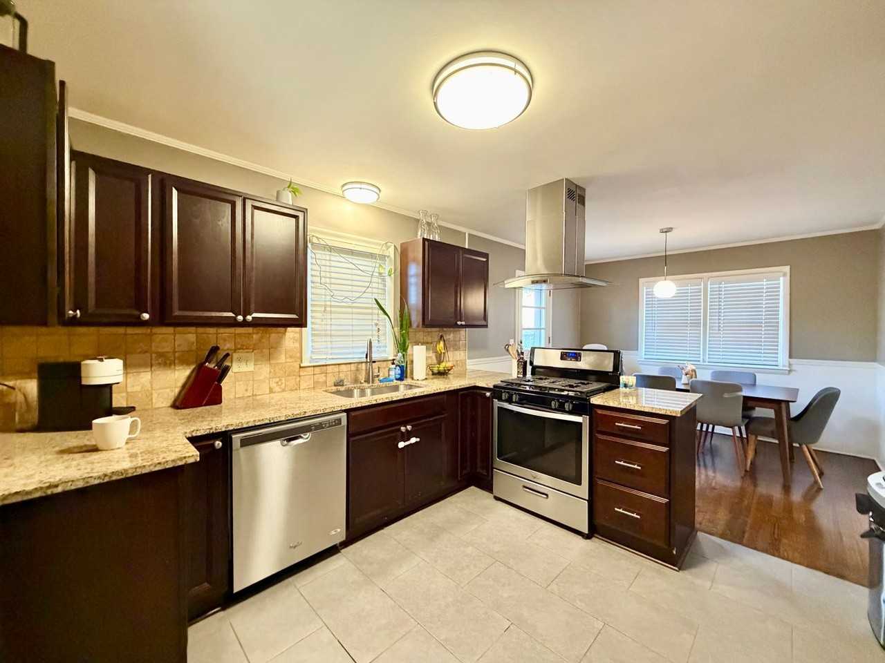 7710 Chadwick St - Photo 6 of 20