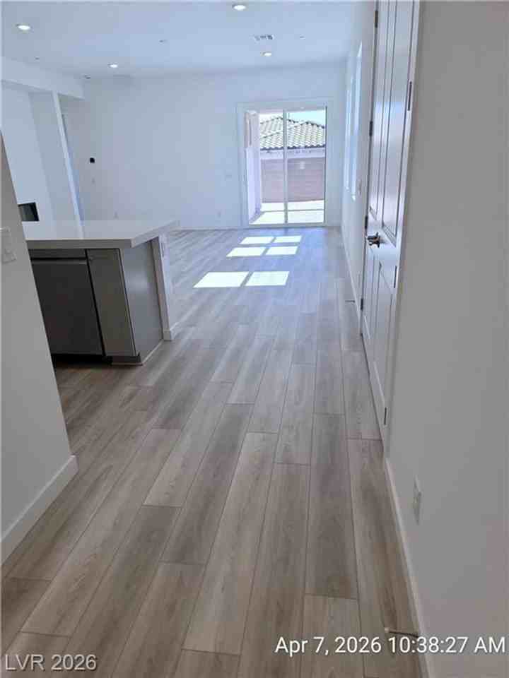 96 Ibiza Lake Dr - Photo 2 of 43
