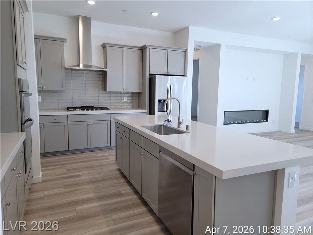 96 Ibiza Lake Dr - Photo 3 of 43