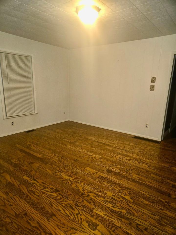 815 Sycamore St - Photo 3 of 20