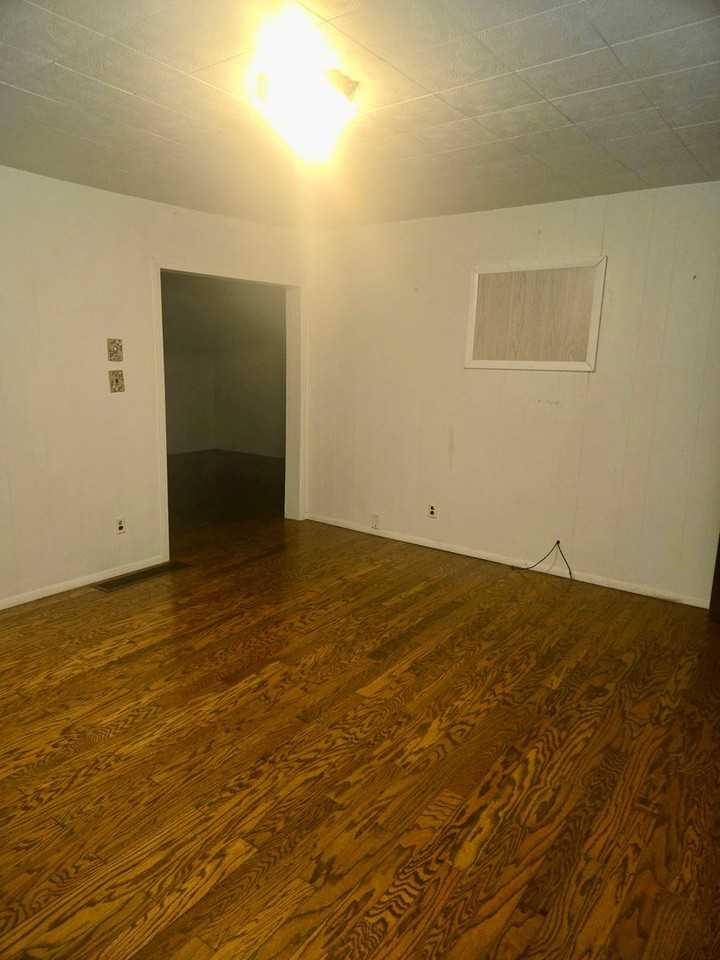 815 Sycamore St - Photo 4 of 20