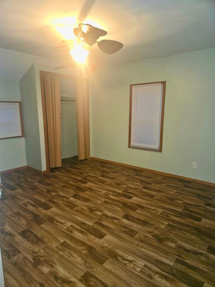 815 Sycamore St - Photo 5 of 20