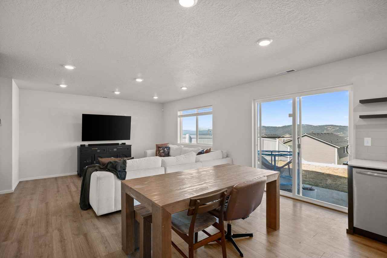 4440 W Bedford Ave - Photo 6 of 25