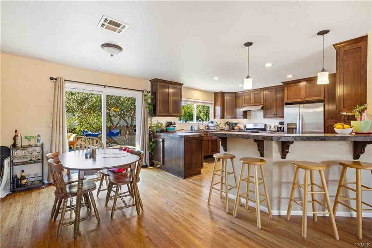 504 Cuesta Dr - Photo 3 of 18