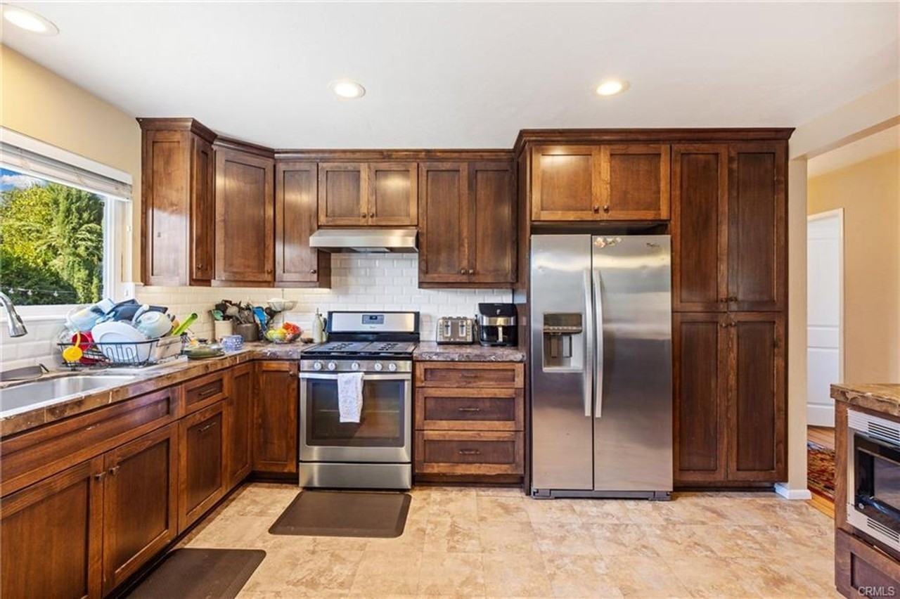 504 Cuesta Dr - Photo 4 of 18