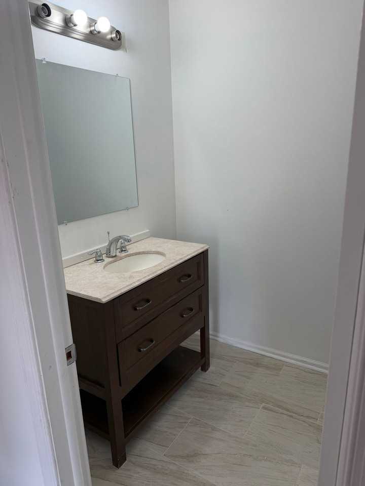 626 N Shore Rd - Photo 3 of 15