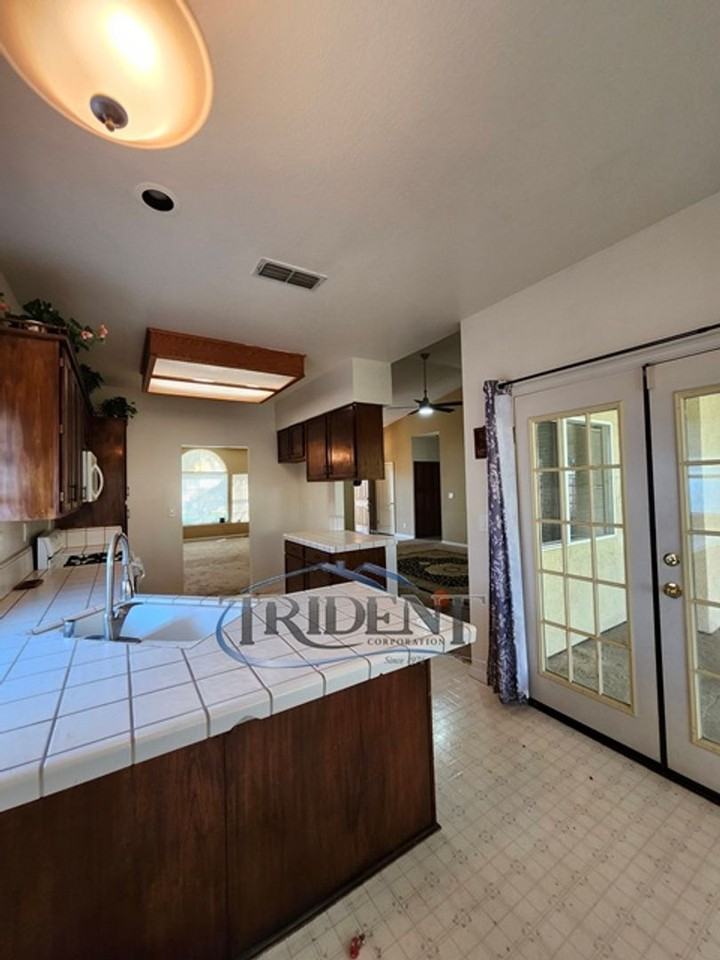 1105 Johnathan Dr - Photo 6 of 22