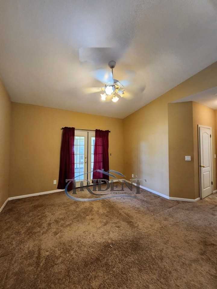 1105 Johnathan Dr - Photo 7 of 22