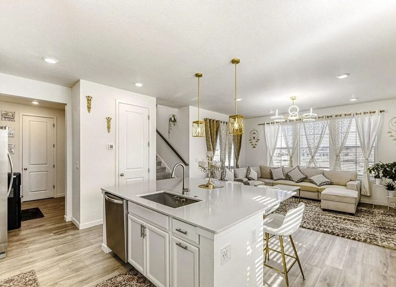 9086 Spaulding St - Photo 4 of 22