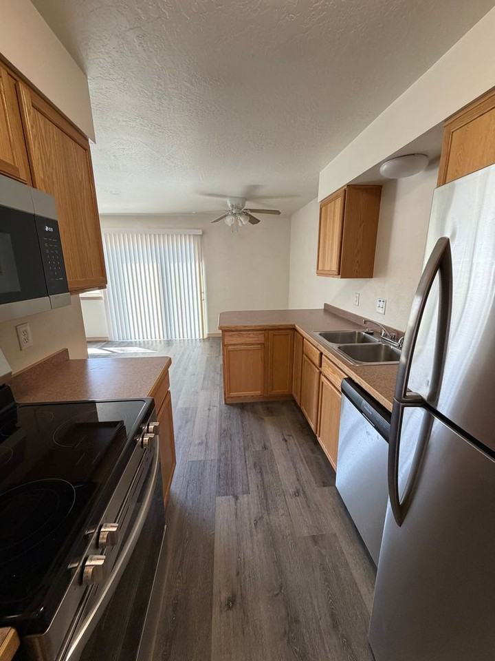 3100 Washburn St - Photo 3 of 14