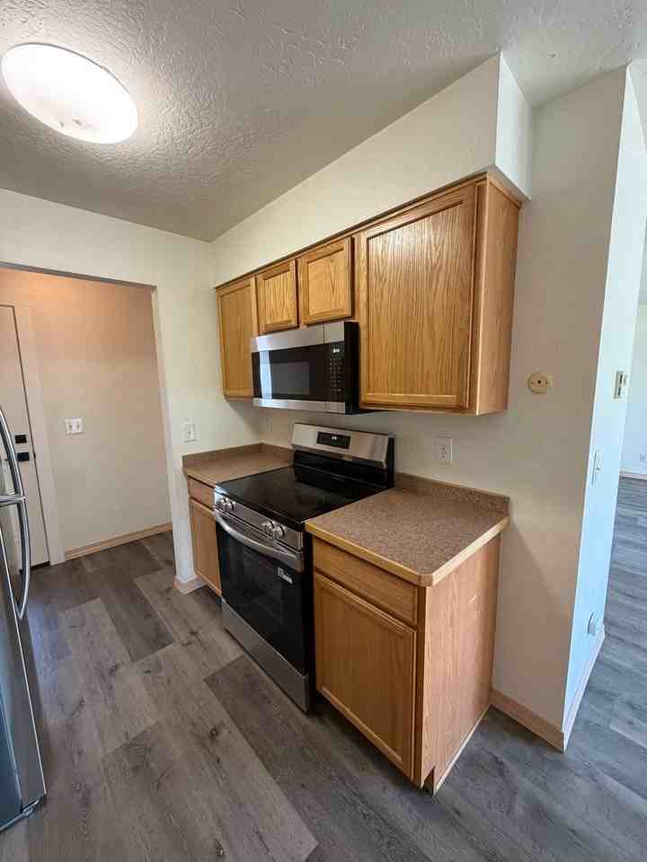 3100 Washburn St - Photo 4 of 14