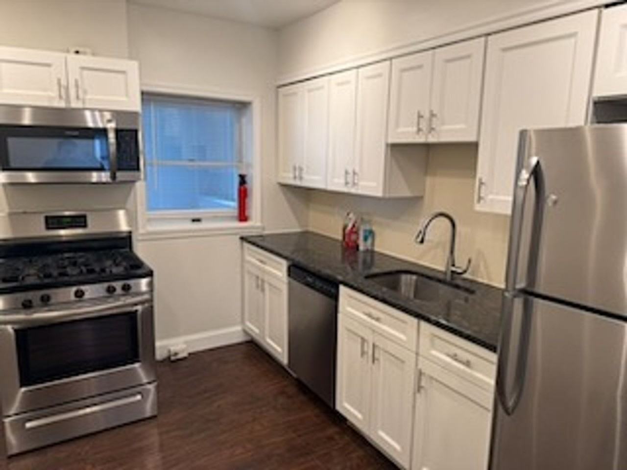 175 Krams Ave - Photo 2 of 24