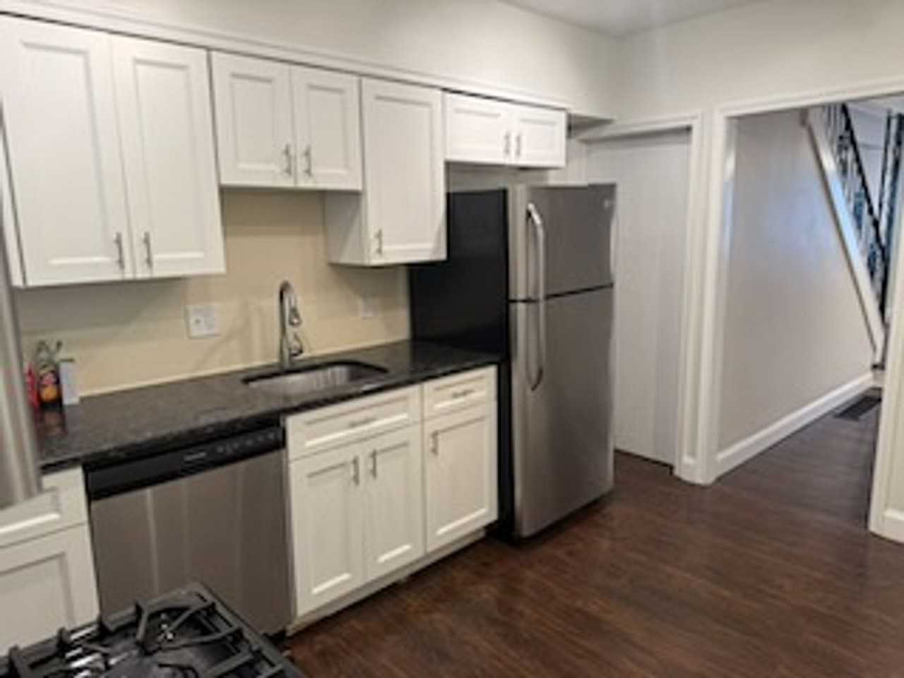 175 Krams Ave - Photo 3 of 24