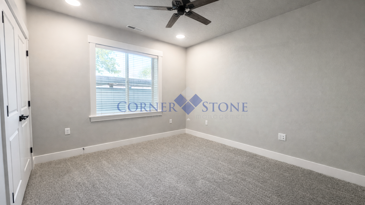 559 W Idaho Ave - Photo 3 of 18