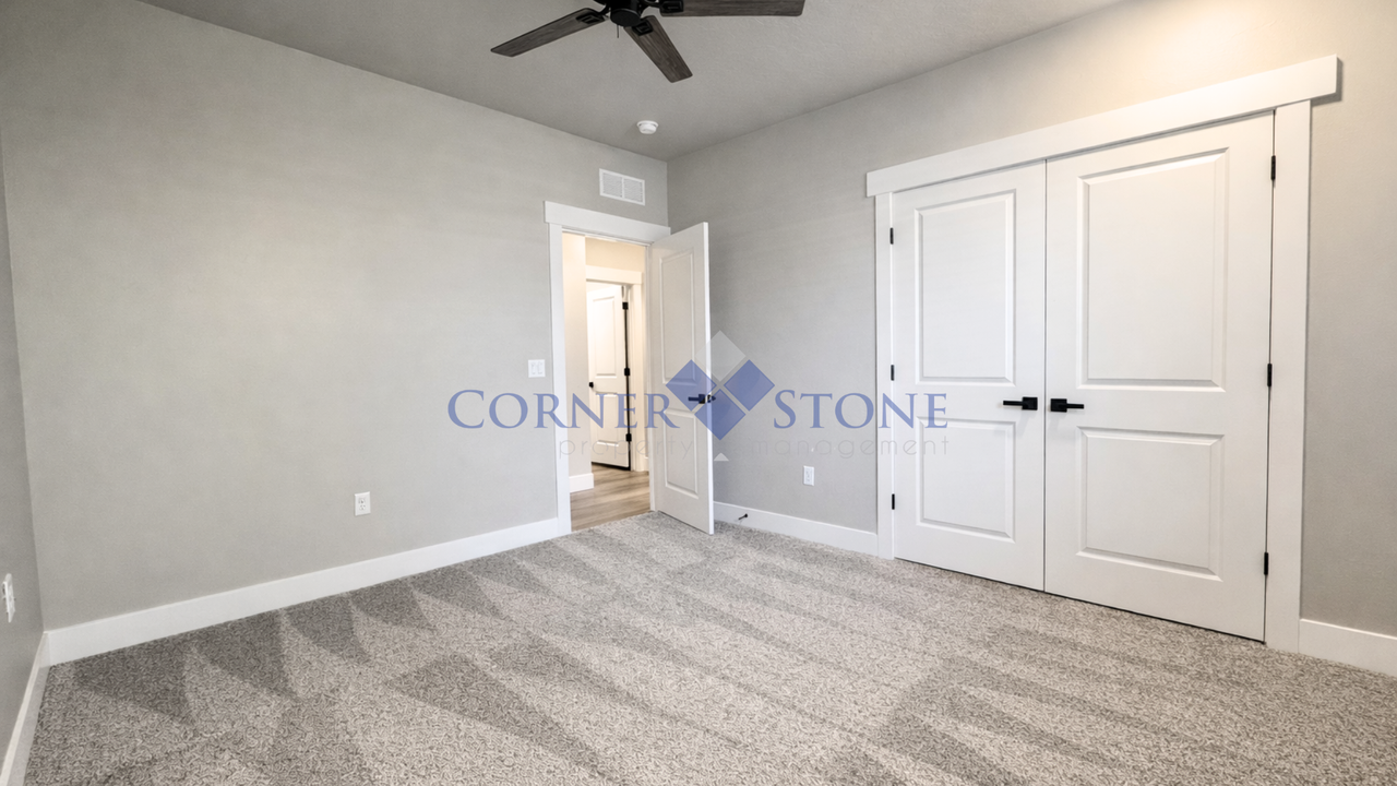 559 W Idaho Ave - Photo 4 of 18