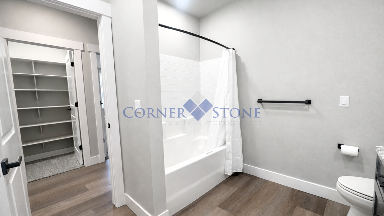 559 W Idaho Ave - Photo 6 of 18