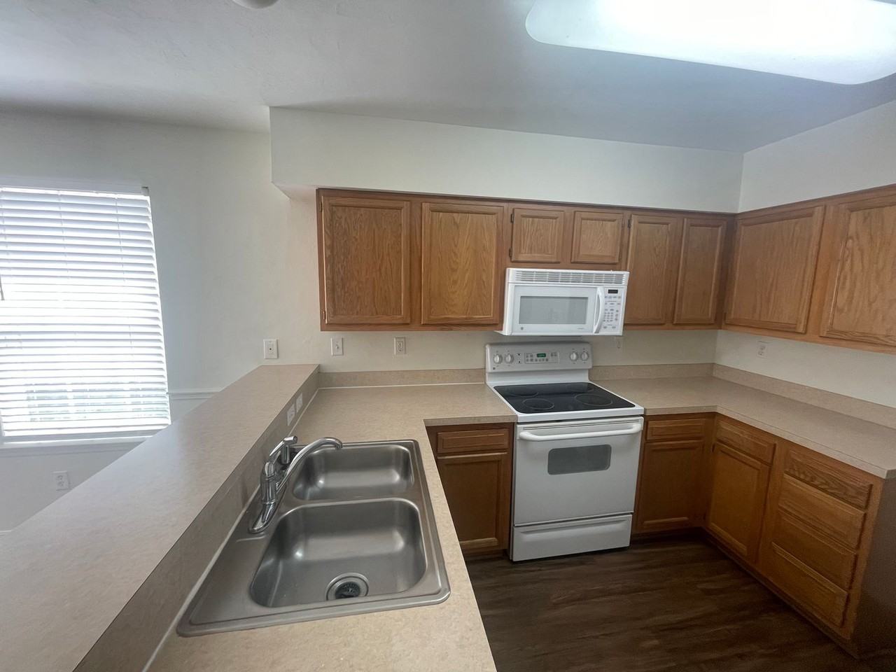 3757 Nw 27th St - Photo 3 of 13