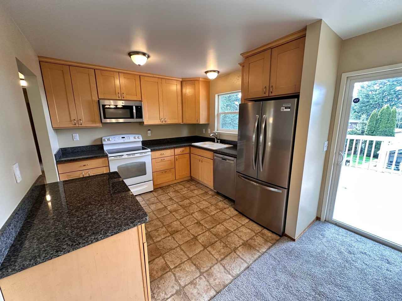 201 15th Pl - Photo 6 of 27