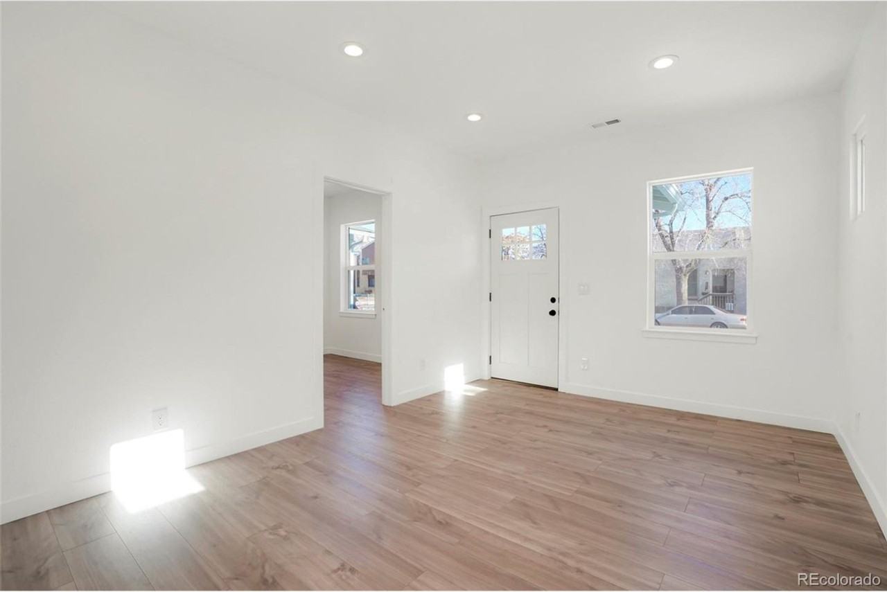 173 Inca St - Photo 3 of 15