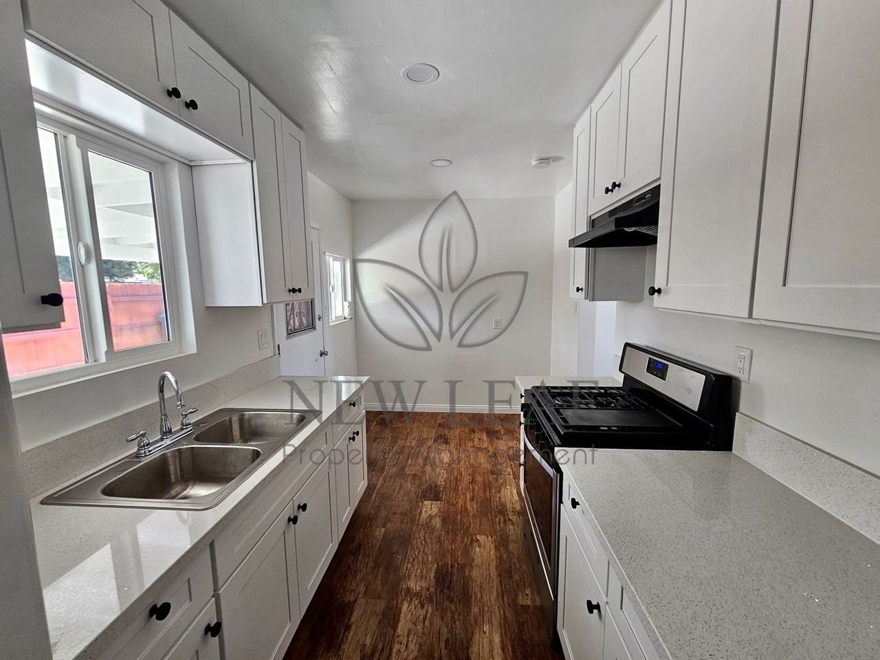 225 S Gunther St - Photo 4 of 10