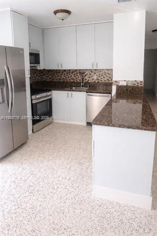 9831 Martinique Dr - Photo 4 of 6