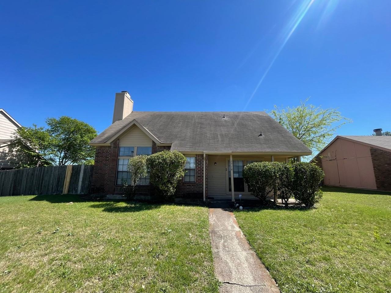 1218 Greenbriar Ln