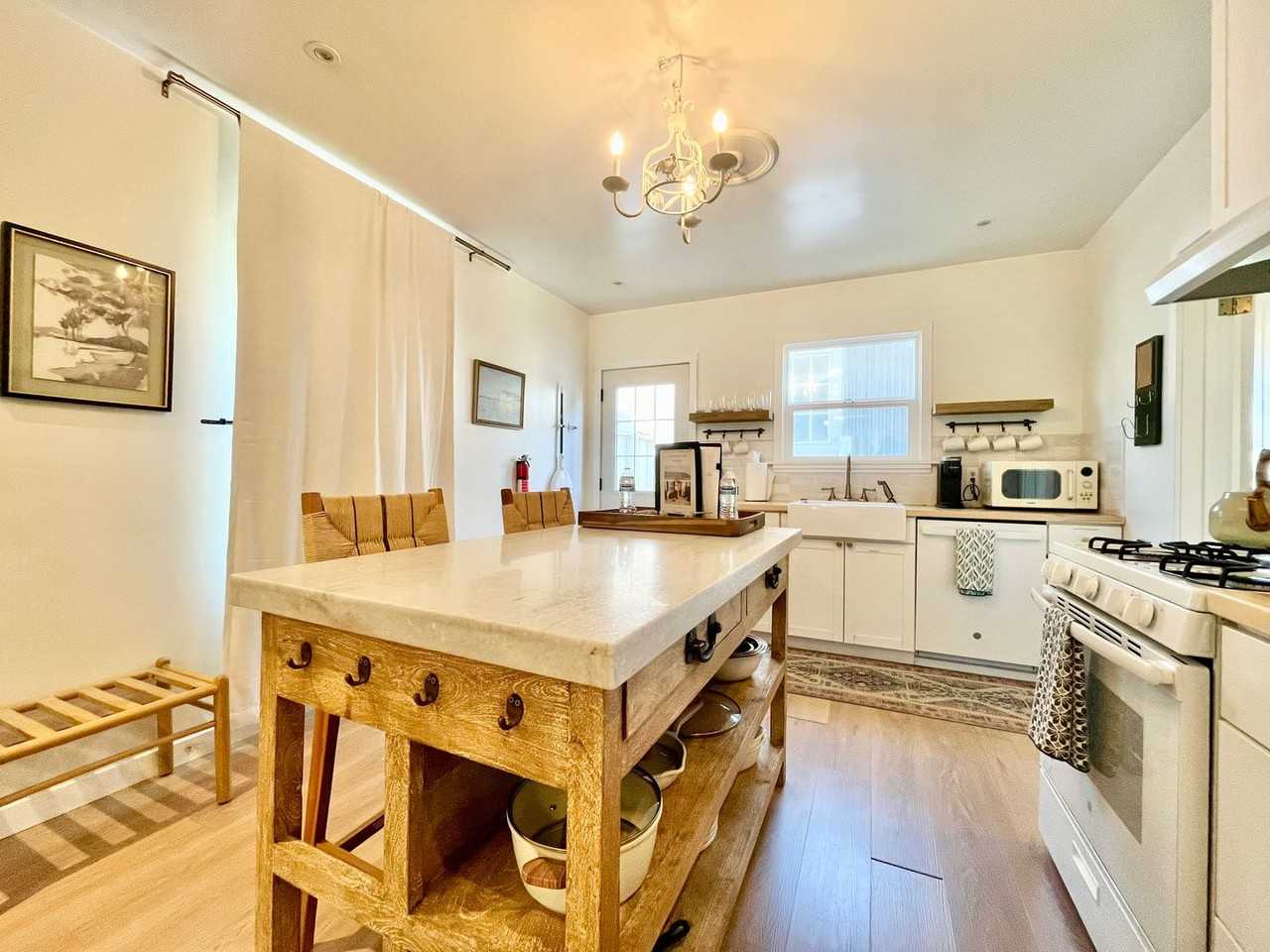 426 Crown Hill St - Photo 4 of 14