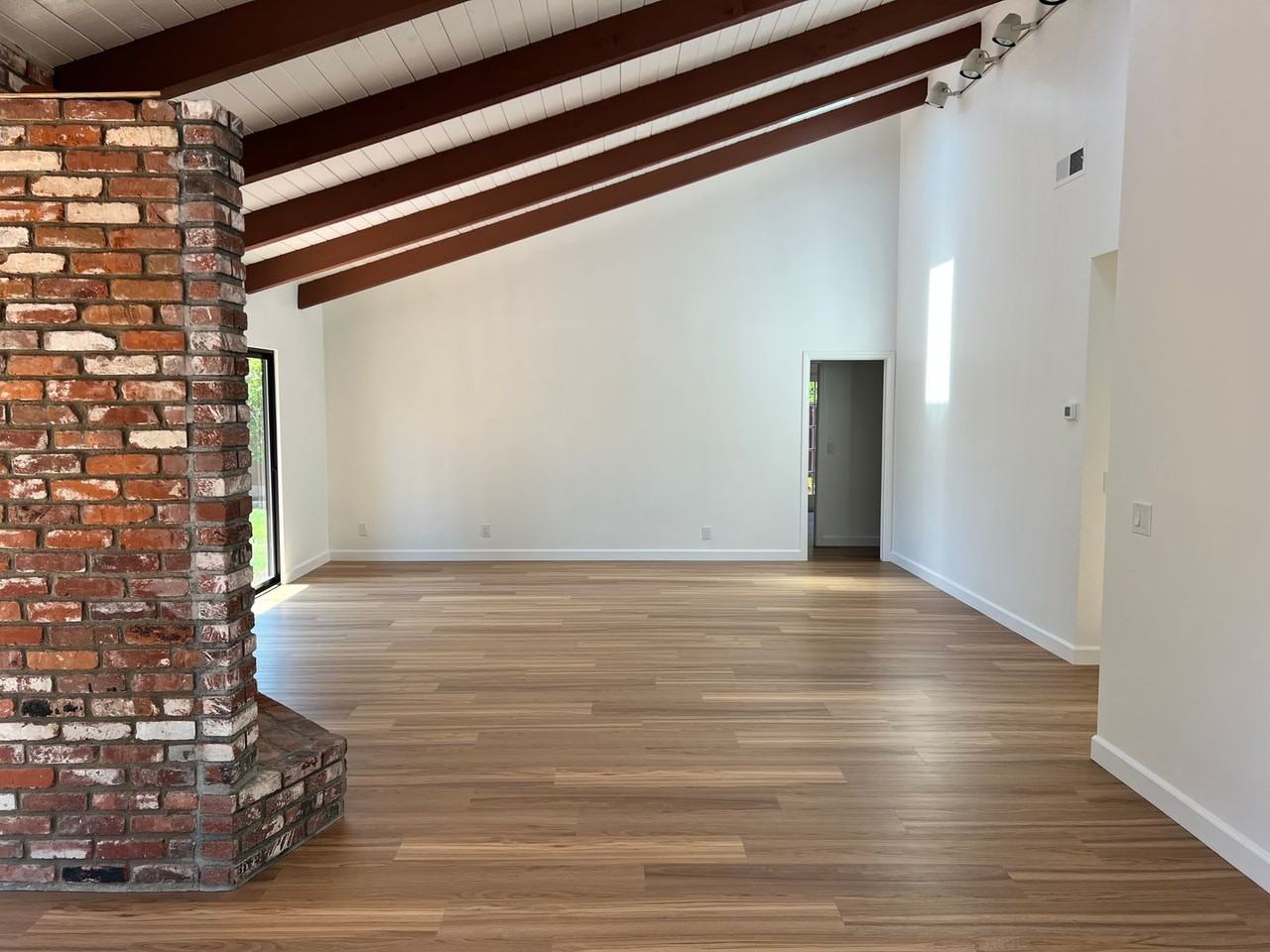 5020 Walnut Park Dr - Photo 4 of 14