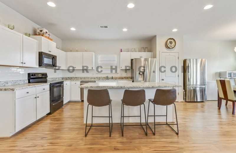 20 Keystone Ln - Photo 3 of 26