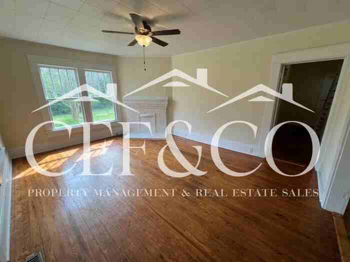 2446 Wallace Ave - Photo 3 of 15