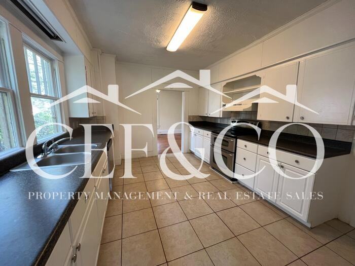 2446 Wallace Ave - Photo 7 of 15