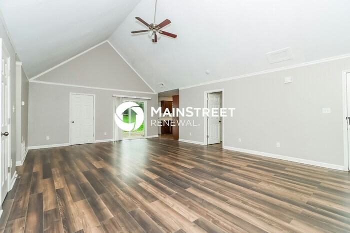 1303 Bellingham Dr - Photo 4 of 15