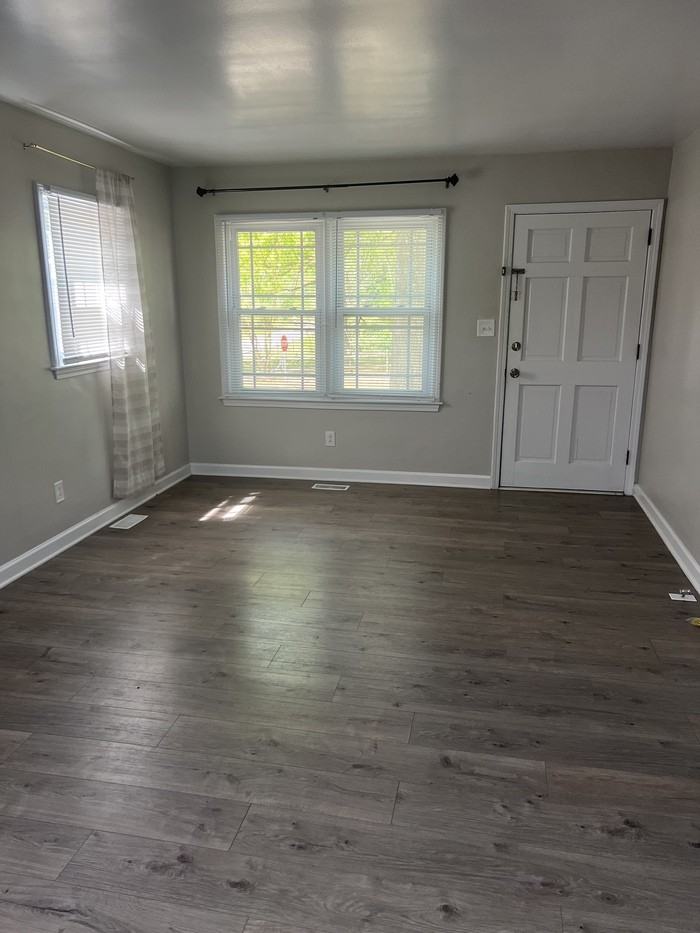 1028 Cleveland St - Photo 2 of 11