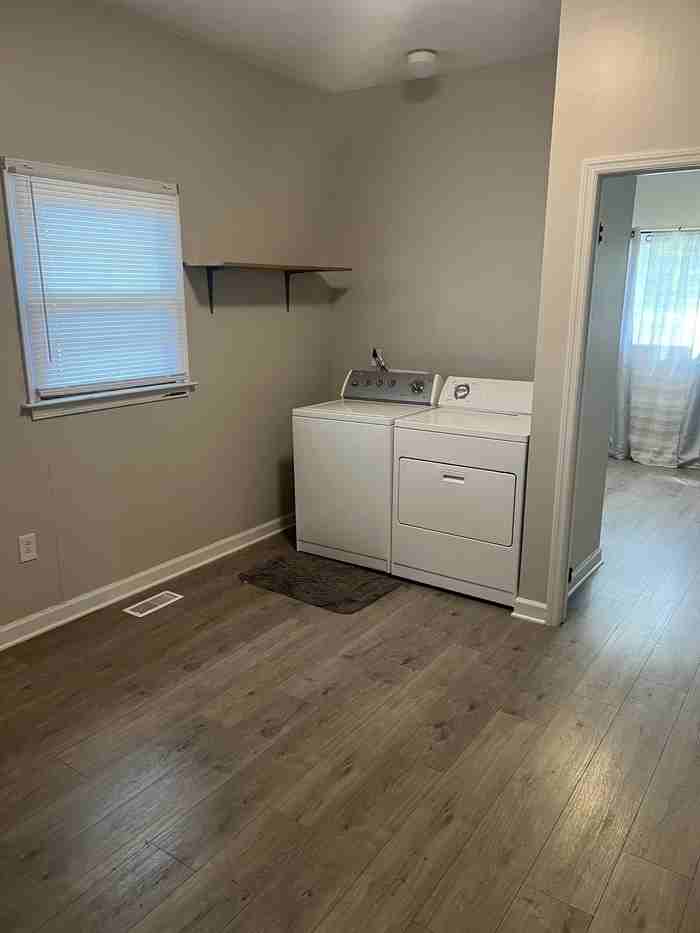 1028 Cleveland St - Photo 5 of 11