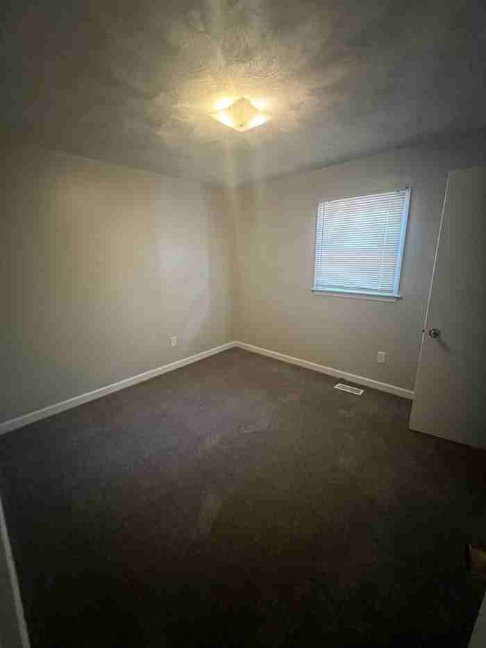 1028 Cleveland St - Photo 6 of 11