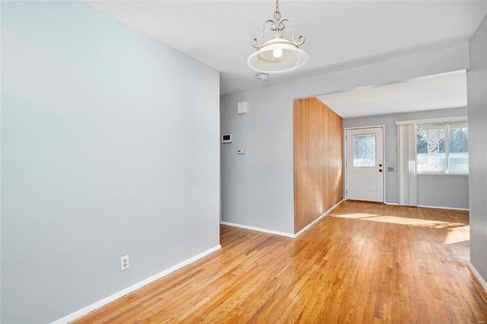 1547 Babcock Dr - Photo 6 of 28