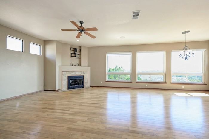 3206 Constitution Dr - Photo 4 of 33