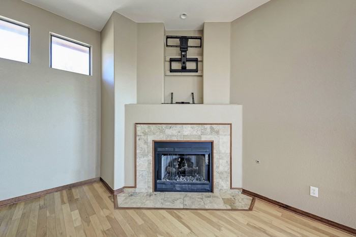 3206 Constitution Dr - Photo 5 of 33