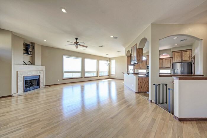 3206 Constitution Dr - Photo 6 of 33