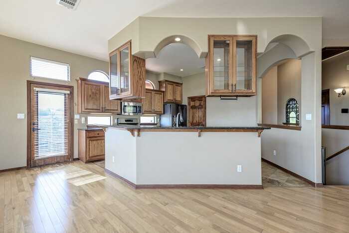 3206 Constitution Dr - Photo 7 of 33