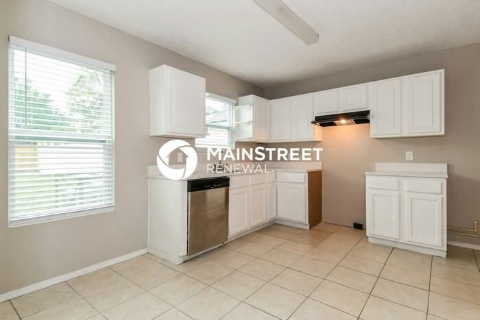 627 Staffordshire Dr - Photo 6 of 17