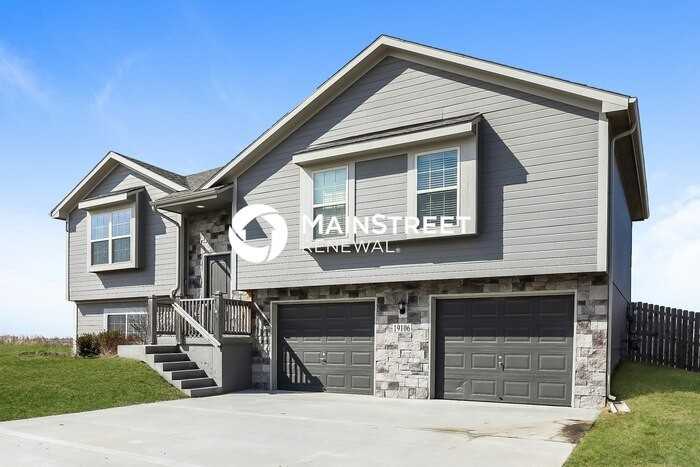 19106 Switchgrass Dr - Photo 2 of 17