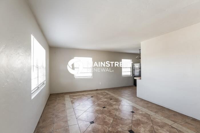 3434 E Polk St - Photo 3 of 17
